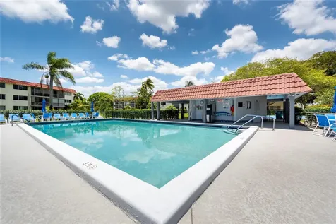 9823 S Hollybrook Lake Drive Pembroke Pines FL 33025