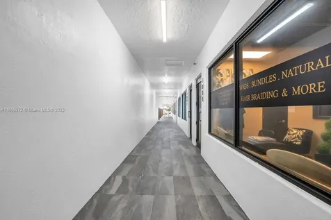 1100-04 Sunset Strip Sunrise FL 33313