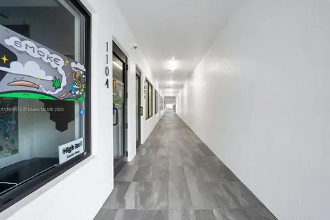 1100-04 Sunset Strip Sunrise FL 33313