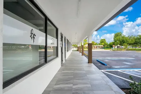 1100-04 Sunset Strip Sunrise FL 33313
