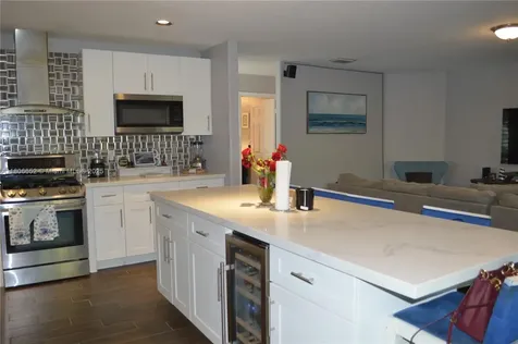2220 NW 137th Avenue Sunrise FL 33323
