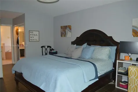 2220 NW 137th Avenue Sunrise FL 33323