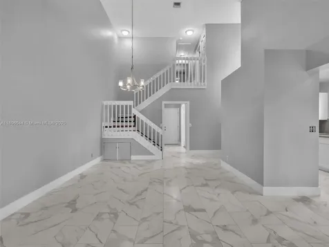 2124 W Discovery Circle W Deerfield Beach FL 33442