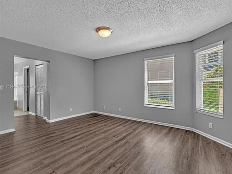 2124 W Discovery Circle W Deerfield Beach FL 33442
