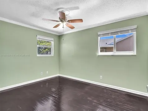 2124 W Discovery Circle W Deerfield Beach FL 33442