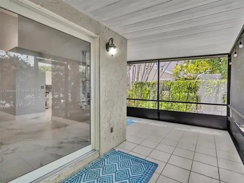 2124 W Discovery Circle W Deerfield Beach FL 33442