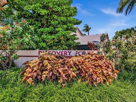 2124 W Discovery Circle W Deerfield Beach FL 33442