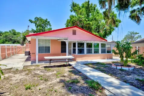 210 Joe Hilton Street Avon Park FL 33825