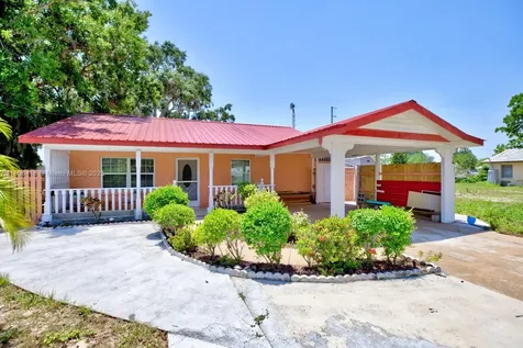 210 Joe Hilton Street Avon Park FL 33825