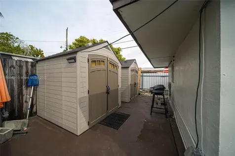 875 E 29th Street Hialeah FL 33013