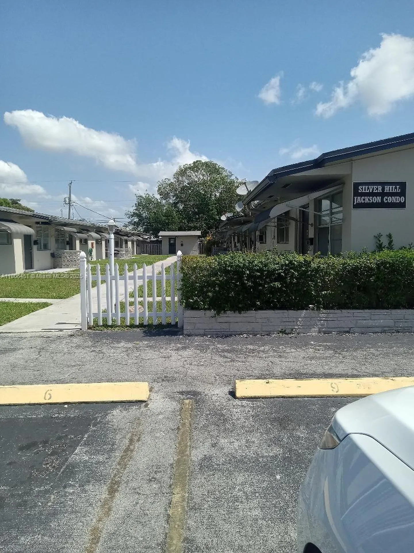 2901 Jackson Street Hollywood FL 33020
