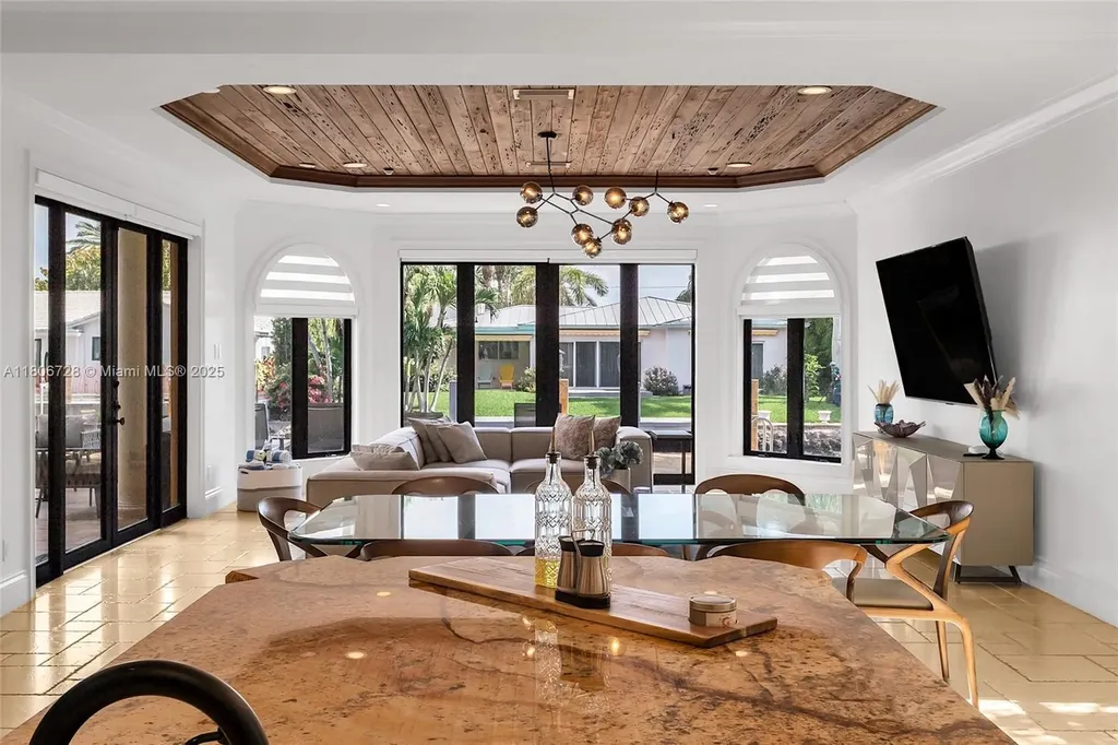 1011 Rhodes Villa Avenue Delray Beach FL 33483