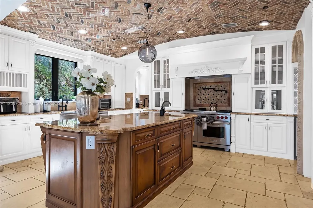 1011 Rhodes Villa Avenue Delray Beach FL 33483