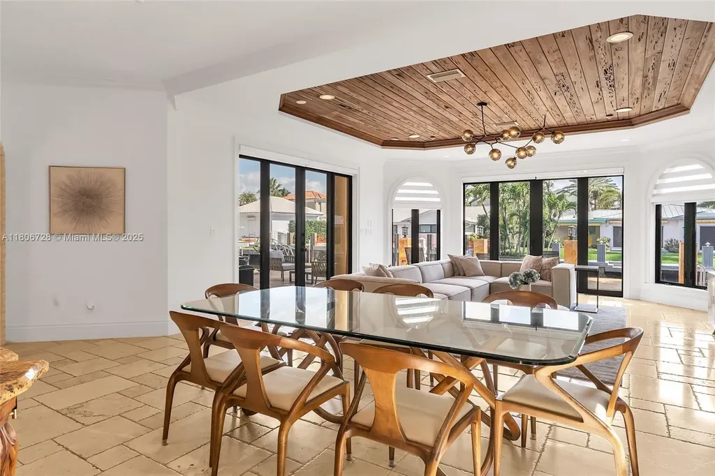 1011 Rhodes Villa Avenue Delray Beach FL 33483