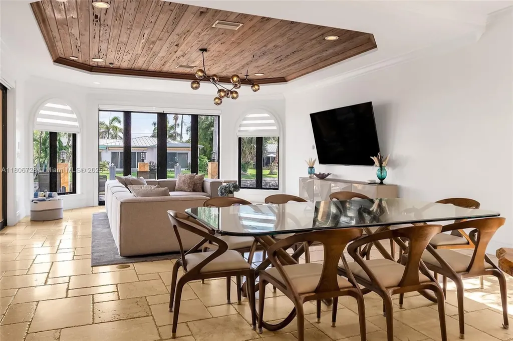 1011 Rhodes Villa Avenue Delray Beach FL 33483