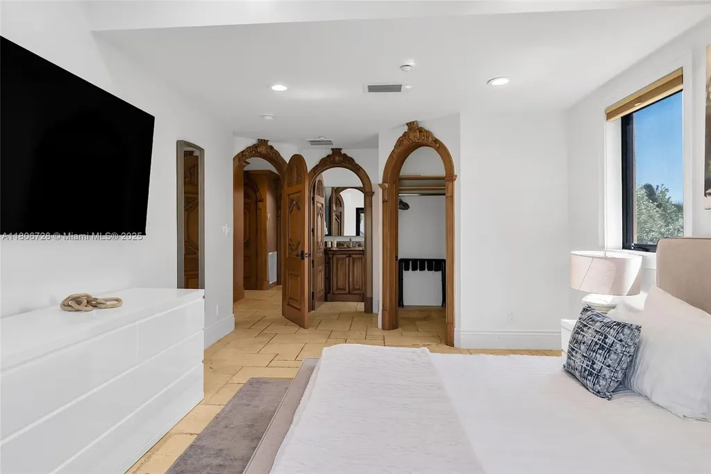 1011 Rhodes Villa Avenue Delray Beach FL 33483