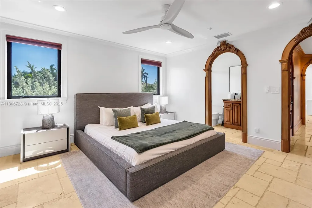 1011 Rhodes Villa Avenue Delray Beach FL 33483