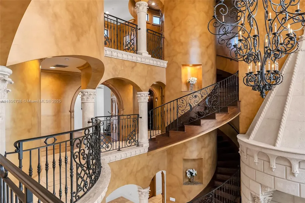 1011 Rhodes Villa Avenue Delray Beach FL 33483