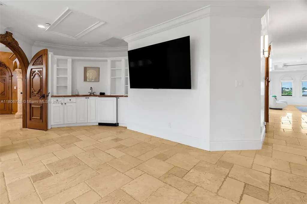 1011 Rhodes Villa Avenue Delray Beach FL 33483