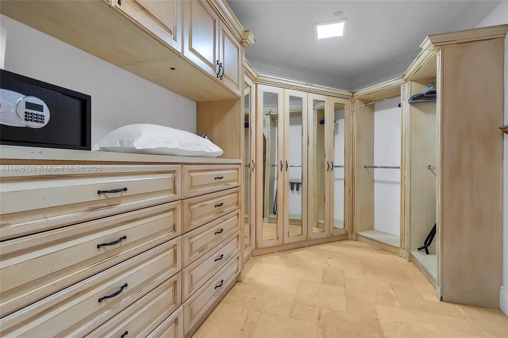 1011 Rhodes Villa Avenue Delray Beach FL 33483