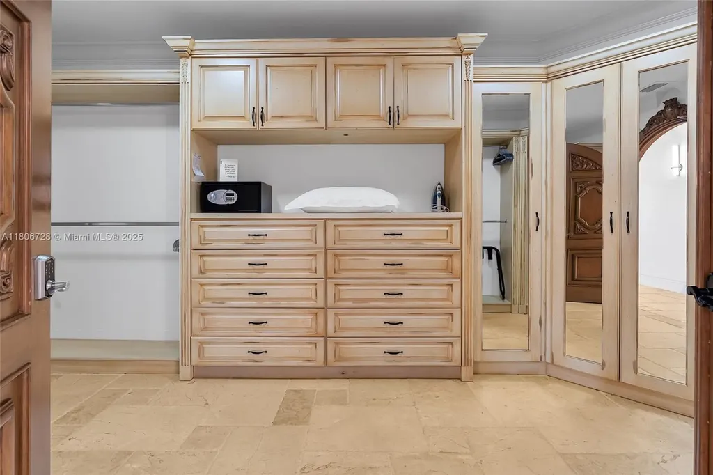 1011 Rhodes Villa Avenue Delray Beach FL 33483