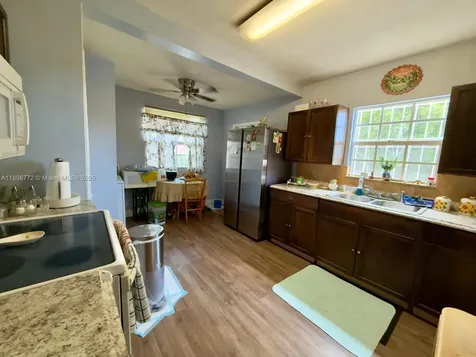 285 NW 50th Avenue Miami FL 33126