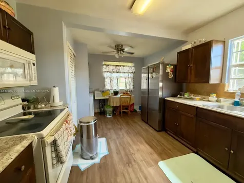 285 NW 50th Avenue Miami FL 33126