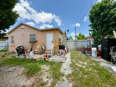 285 NW 50th Avenue Miami FL 33126