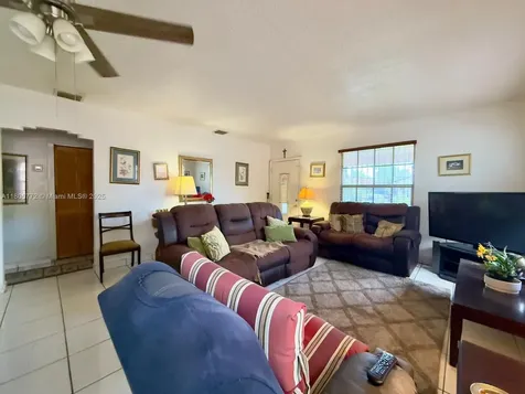 285 NW 50th Avenue Miami FL 33126