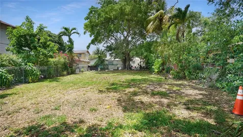 1873 NW Flagler Terrace Miami FL 33125