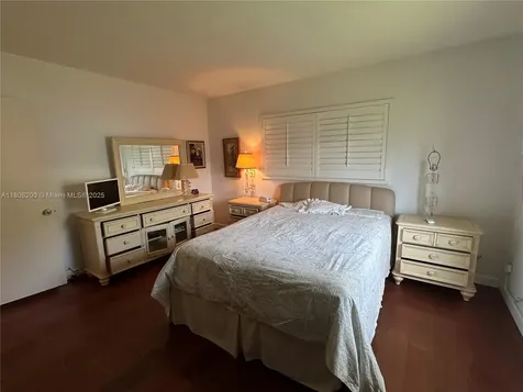 2040 N Hibiscus Drive North Miami FL 33181