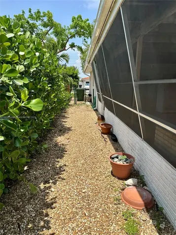 2040 N Hibiscus Drive North Miami FL 33181