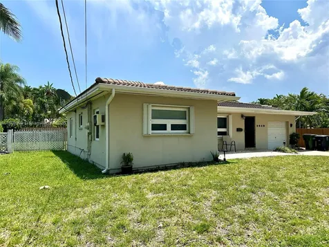 2040 N Hibiscus Drive North Miami FL 33181