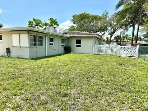 2040 N Hibiscus Drive North Miami FL 33181