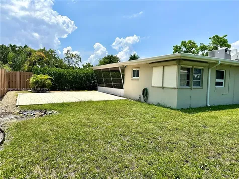 2040 N Hibiscus Drive North Miami FL 33181