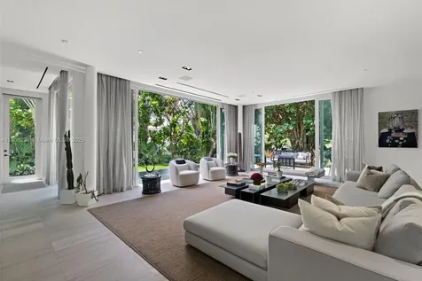 4700 N Meridian Avenue Miami Beach FL 33140