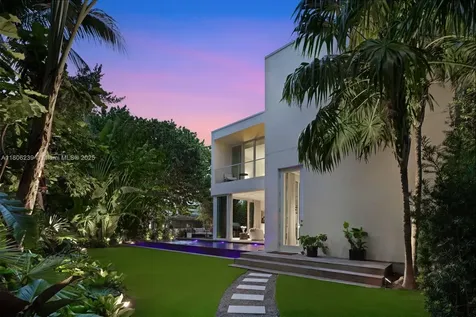 4700 N Meridian Avenue Miami Beach FL 33140
