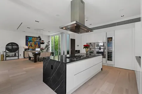 4700 N Meridian Avenue Miami Beach FL 33140