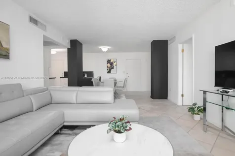 5555 Collins Avenue Miami Beach FL 33140