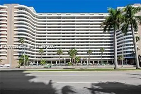 5555 Collins Avenue Miami Beach FL 33140