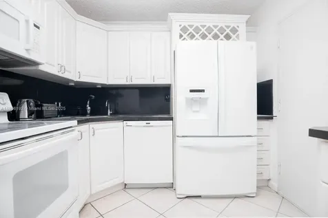 5555 Collins Avenue Miami Beach FL 33140