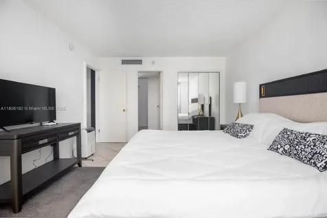 5555 Collins Avenue Miami Beach FL 33140