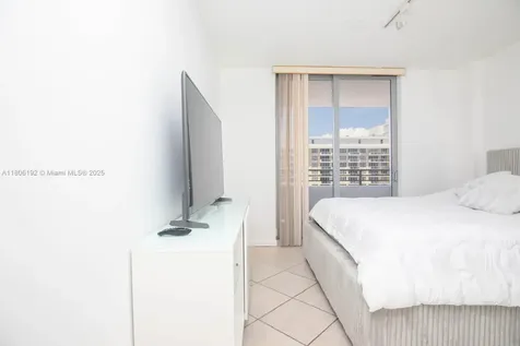5555 Collins Avenue Miami Beach FL 33140