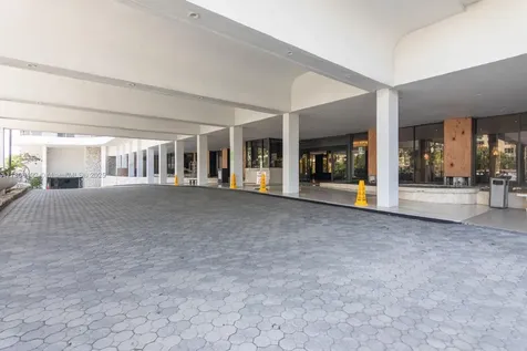 5555 Collins Avenue Miami Beach FL 33140
