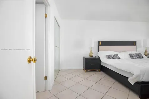 5555 Collins Avenue Miami Beach FL 33140