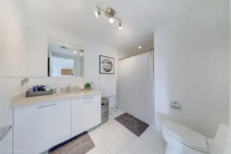3250 NE 1st Avenue Miami FL 33137