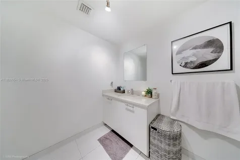 3250 NE 1st Avenue Miami FL 33137