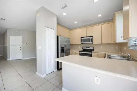 623 NE 21st Terrace Homestead FL 33033