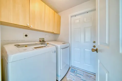 9018 SW 211th Lane Cutler Bay FL 33189