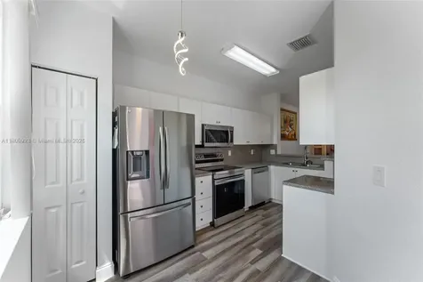 4011 NW 92nd Avenue Sunrise FL 33351
